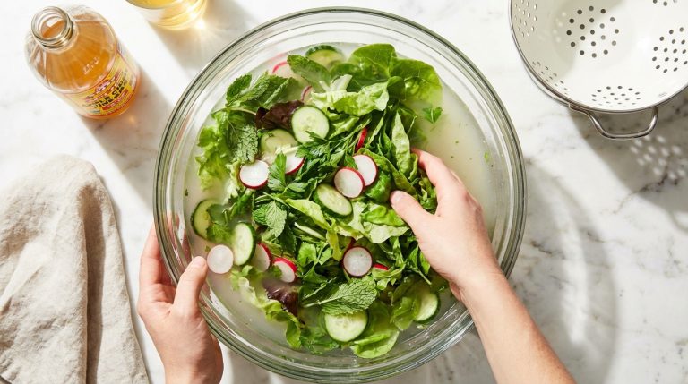 découvrez comment un légume consommé quotidiennement peut contenir une étonnante quantité de pesticides et ce que cela signifie pour votre santé.