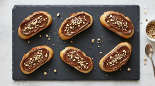 découvrez la recette irrésistible de la tartine au fromage frais au délicieux goût chocolaté, parfaite pour un moment gourmand et facile à réaliser.
