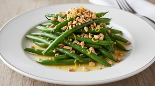 découvrez comment préserver la couleur éclatante de vos haricots en les cuisant dans une boisson surprenante plutôt qu'à l'eau. une astuce facile pour des légumes plus appétissants et savoureux.